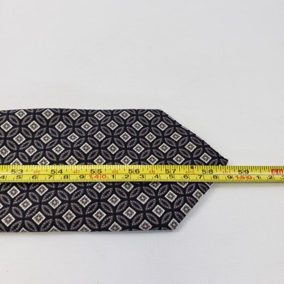 JOS A BANK Signature Collection Men's Silk Necktie 3.5"x58" Geometric Black Gray - Picture 7 of 7